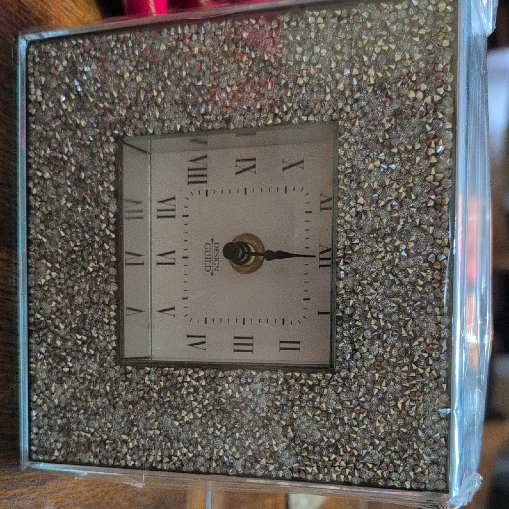 Elegant Glitter Wall Clock